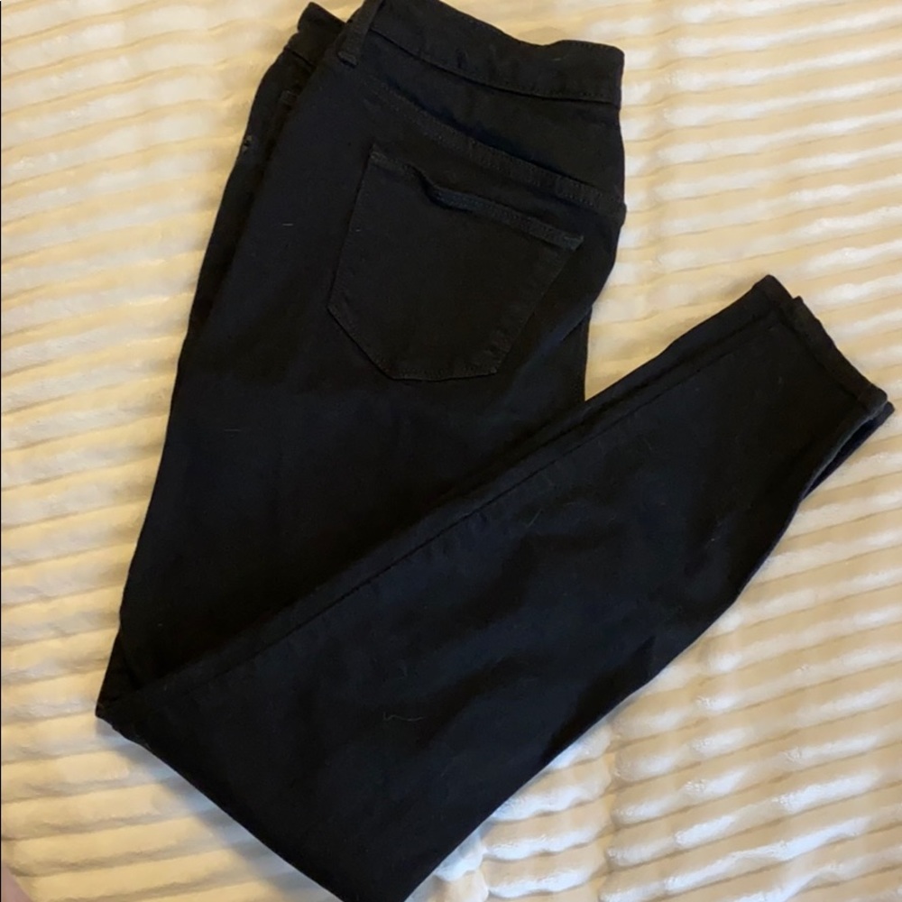 Universal thread size 6 skinny jeans